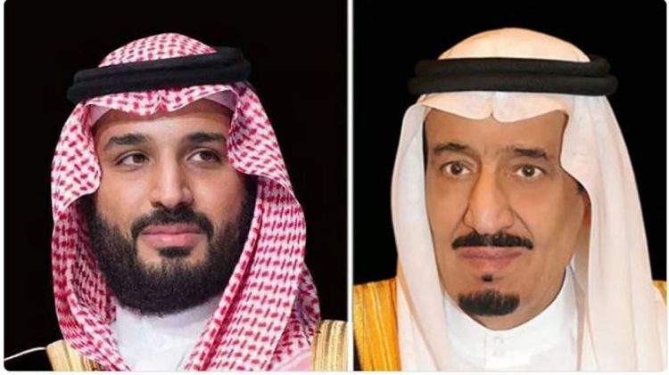 القيادة تعزي أسرة مفتي عام المملكة والشعب السعودي والعالم الإسلامي بوفاة الشيخ عبد العزيز آل الشيخ