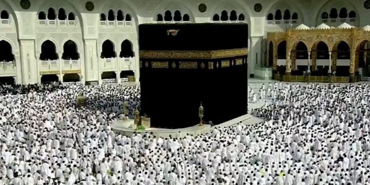 بتوجيه خادم الحرمين الشريفين.. إقامة صلاة الغائب على مفتي عام المملكة في المسجد الحرام