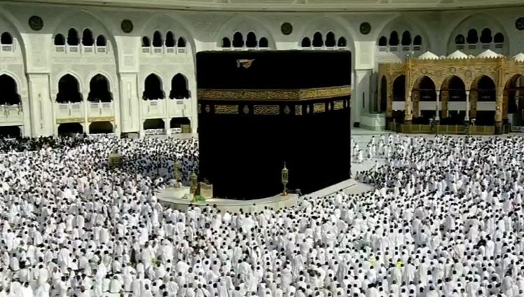 بتوجيه خادم الحرمين الشريفين.. إقامة صلاة الغائب على مفتي عام المملكة في المسجد الحرام