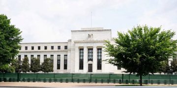تأثير مباشر على الديون والمدخرات.. كيف ينعكس الخفض المرتقب للفائدة من الفيدرالي لأول مرة منذ 2024؟