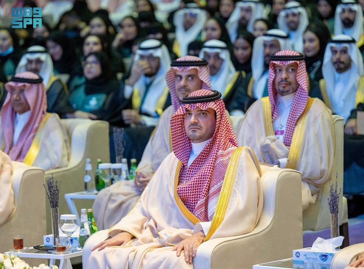 تخريج 555 خريجًا من البرامج الأكاديمية للخدمات الطبية بوزارة الداخلية
