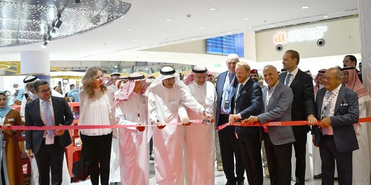 تدشين السوق الحرة في مطار الملك عبدالعزيز الدولي على مساحة 8 آلاف متر مربع