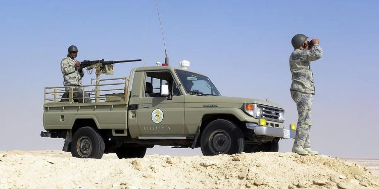 حرس الحدود يحبط تهريب 70 كجم من الحشيش و40 كجم من القات في جازان وعسير