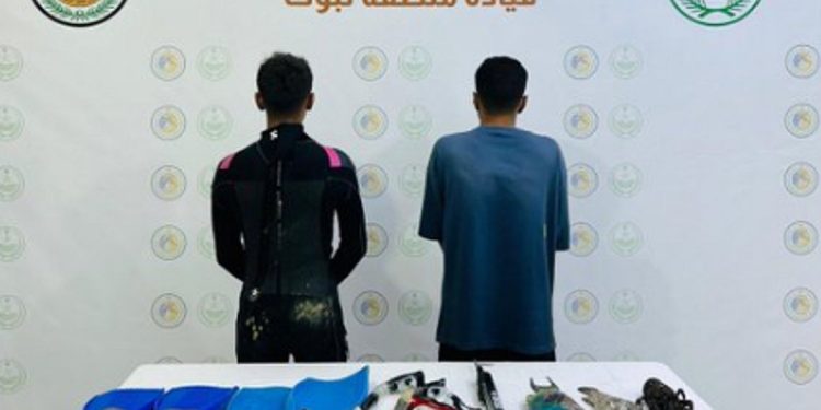 حرس الحدود يضبط مخالفين للائحة الأنشطة البحرية في تبوك