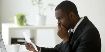 خبير اقتصادي يحذر من الديون الاستهلاكية