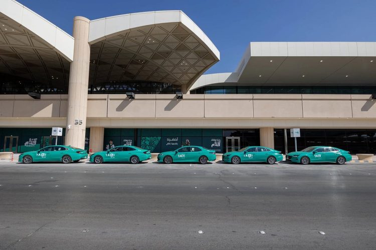 خبير هندسة نقل يكشف أبرز التنظيمات الجديدة المتعلقة بسيارات الأجرة