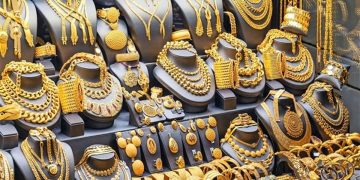 سعر الذهب في السعودية اليوم الخميس 12-3-1447 بعد ارتفاعه القياسي عالميًا