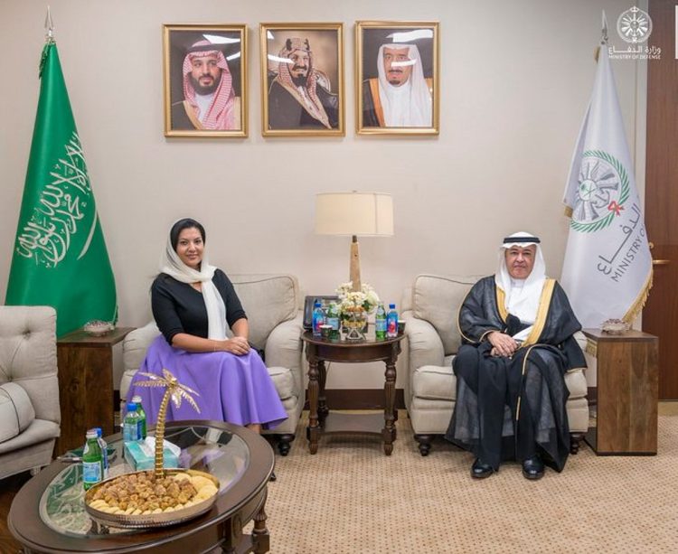 سفيرة خادم الحرمين الشريفين لدى الولايات المتحدة تزور الملحقية العسكرية السعودية في واشنطن
