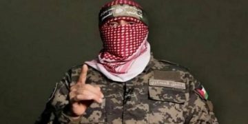 صوت يدوّي منذ عقدين.. من هو أبو عبيدة الناطق باسم «القسام»؟