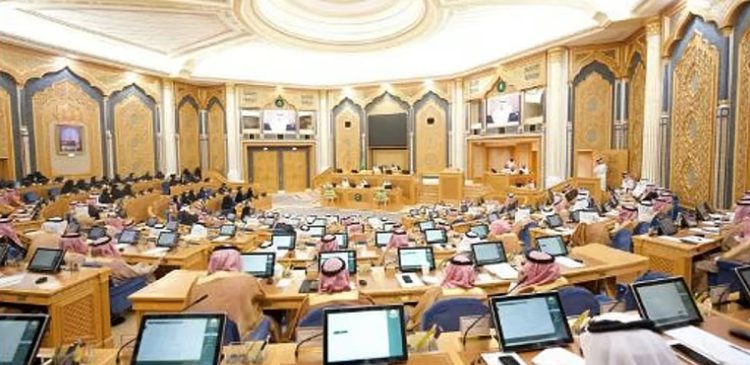 عضو سابق بمجلس الشورى: الخطاب الملكي السنوي رسالة ترسم ملامح سياسة المملكة