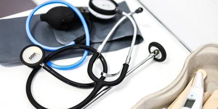مدعومة بالذكاء الاصطناعي.. سماعات طبية تكشف 3 حالات قلبية خطيرة في 15 ثانية