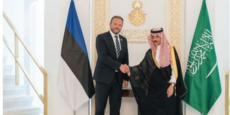 وزير الخارجية يستقبل نظيره الإستوني ويوقعان اتفاقية عامة للتعاون بين البلدين