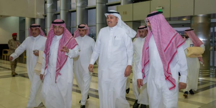وزير النقل يطلع على سير الحركة التشغيلية بمطار نجران الدولي
