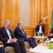 ولي العهد يستعرض العلاقات مع أمين الأمن القومي الإيراني