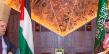 ولي العهد يستقبل نائب رئيس دولة فلسطين