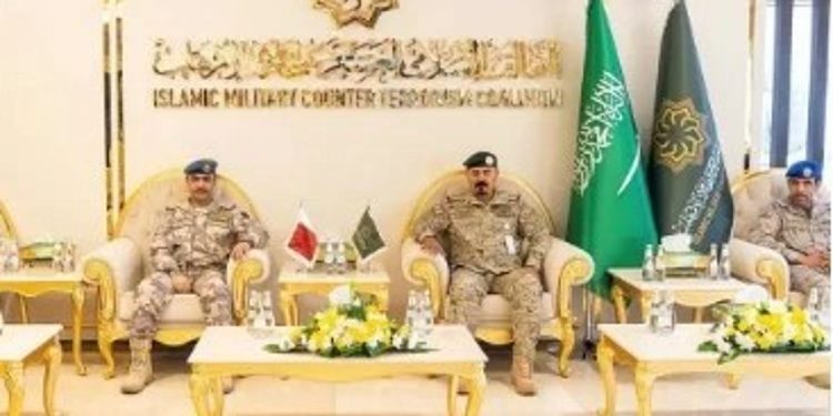 "التحالف الإسلامي" يستقبل رئيس أركان القوات المسلحة القطرية بمقره في الرياض