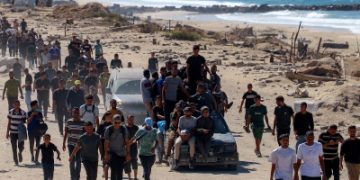 إسرائيل تبدأ الانسحاب من غزة والسكان يعودون إلى الشمال