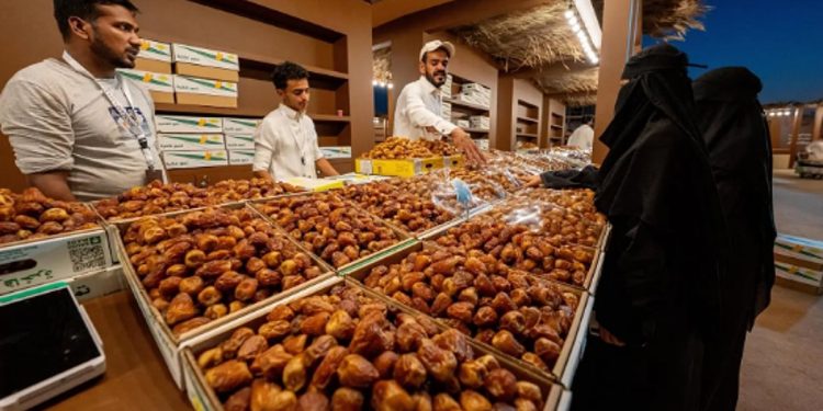 اختتام موسم التمور في أسواق الربوة بمدينة الرياض بمبيعات تجاوزت 2600 طن