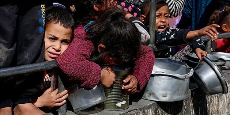 «الأونروا»: أكثر من 54 ألف طفل يعانون من سوء التغذية الحاد في غزة
