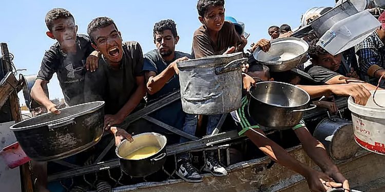 «الأونروا» تدعو إلى فتح جميع المعابر المؤدية إلى قطاع غزة لمنع انتشار المجاعة