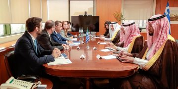 الخريف يبحث سبل تعزيز التعاون المشترك في الصناعة والتعدين في اليونان