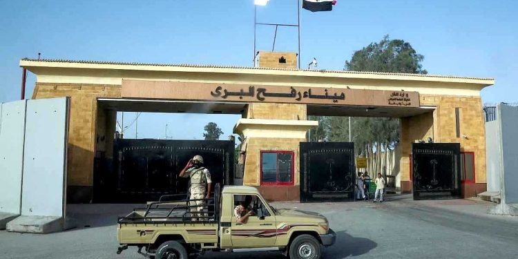  السفارة الفلسطينية في القاهرة: فتح معبر رفح أمام الراغبين في العودة إلى غزة يوم الاثنين