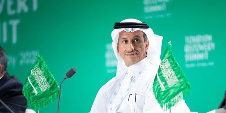 «السياحة» تعتمد قواعد تسجيل العاملين وتوطين الأنشطة في المنشآت السياحية المرخصة