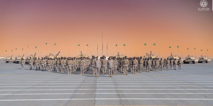 القوات البرية تشارك مع نظيرتها الأمريكية في التمرين المختلط «كوينسي-1»