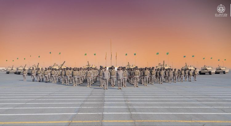 القوات البرية تشارك مع نظيرتها الأمريكية في التمرين المختلط «كوينسي-1»
