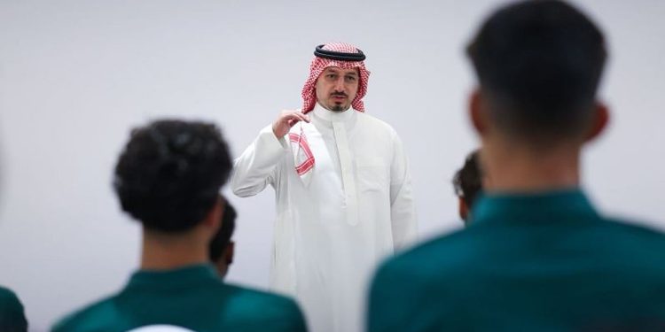 «المسحل» يلتقي بعثة الأخضر تحت 16 قبل المشاركة في بطولة غرب آسيا