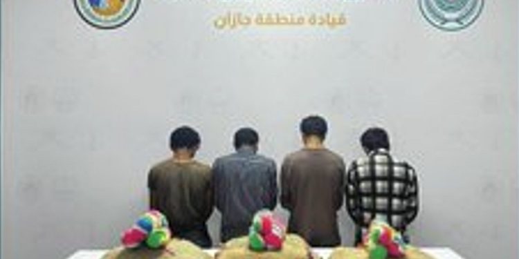 حرس الحدود بجازان يقبض على 4 يمنيين لتهريبهم 38 كيلوجرامًا من القات