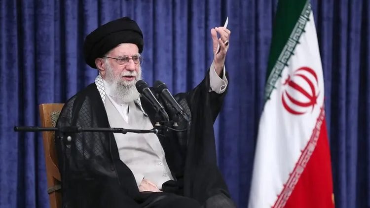 «خامنئي» يرد على «ترامب»: تدمير المنشآت النووية الإيرانية «وهم»