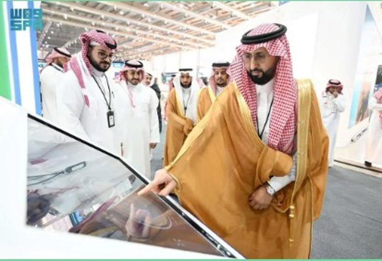 رئيس "الغذاء والدواء" يدشّن نموذجًا يعتمد على الذكاء الاصطناعي للتنبؤ بنقص الأدوية