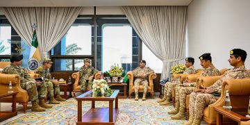  رئيس الجهاز العسكري يبحث أوجه التعاون مع كبير مسؤولي الدفاع بالسفارة الأمريكية