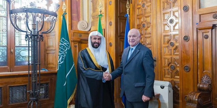 لتعزيز التعاون القضائي.. وزير العدل يوقّع مذكرة تفاهم مع نظيره الإيطالي