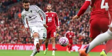 ليفربول يسقط على أرضه أمام مانشستر يونايتد في الدوري الإنجليزي