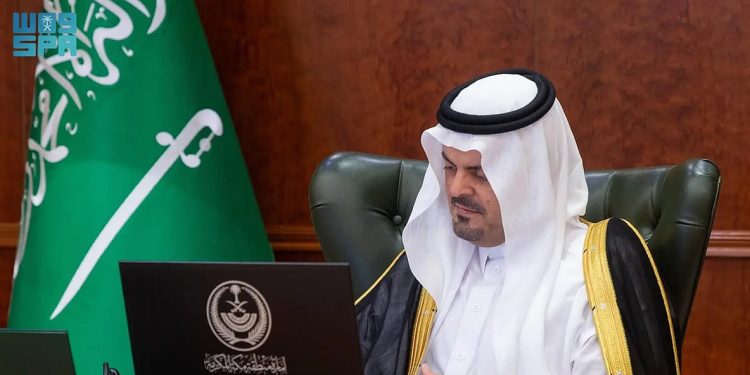 نائب أمير مكة يؤكد ضرورة مضاعفة الجهود لتقديم أفضل الخدمات لضيوف الرحمن