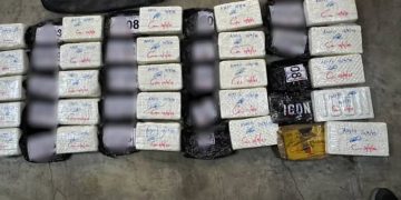 وزارة الداخلية تُسهم في إحباط محاولة تهريب 25 كيلوجرامًا من الكوكايين المخدر بمملكة ماليزيا