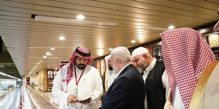 وزير الأوقاف السوري يثني على مسيرة مجمع الملك فهد لطباعة المصحف الشريف