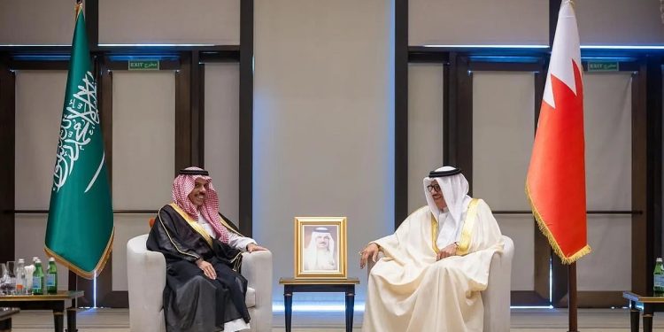 وزير الخارجية ونظيره البحريني يترأسان اجتماع اللجنة التنفيذية المنبثقة من مجلس التنسيق السعودي البحريني