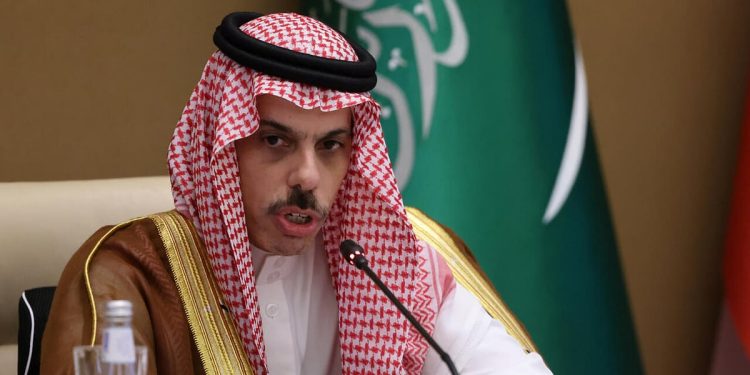 وزير الخارجية يصل إلى باريس للمشاركة في الاجتماع الوزاري بشأن الخطة الأمريكية لغزة