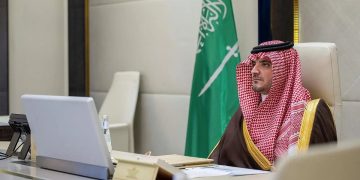 وزير الداخلية يدشّن وحدة الأورام المتنقلة التابعة للخدمات الطبية