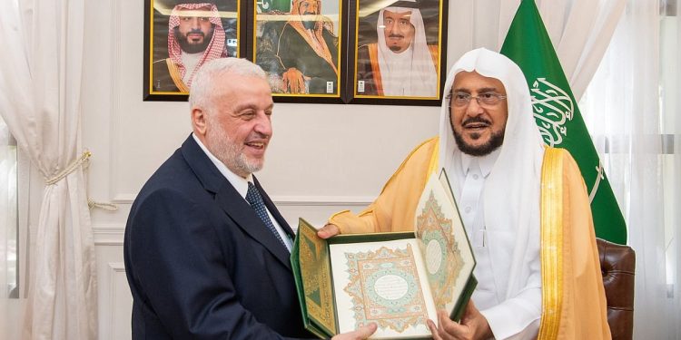 وزير الشؤون الإسلامية يبحث التعاون المشترك مع وزير الأوقاف السوري