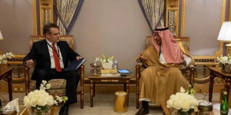 وزير الصناعة يبحث مع نائب وزير الطاقة الأمريكي تعزيز التعاون في قطاع المعادن الاستراتيجية