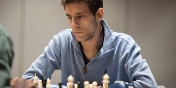 وفاة «أستاذ الشطرنج الكبير» دانييل ناروديتسكي في ظروف مفاجئة عن 29 عامًا
