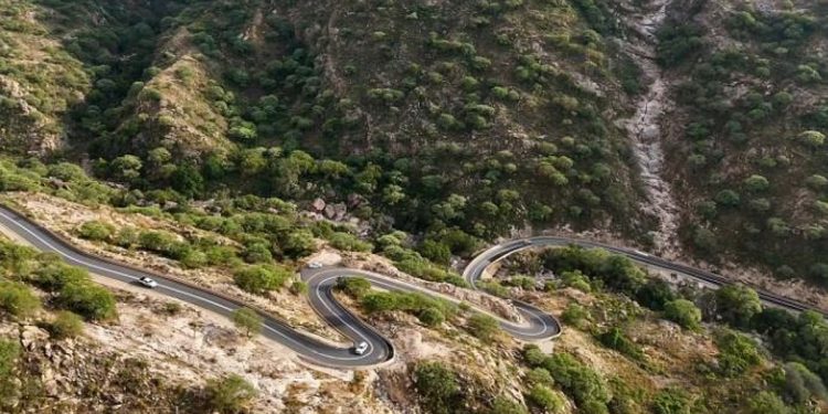 جبال سلا بالعارضة.. لوحة فنية طبيعية رسمتها قطرات المطر
