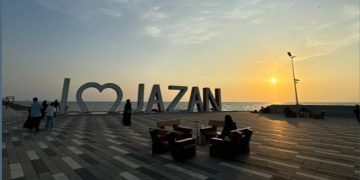الواجهات البحرية والحدائق العامة بجازان تشهد إقبالًا من الزوار في أجواء شتوية معتدلة