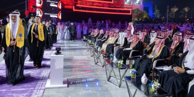 أمير الرياض يرعى حفل تخريج 616 طالبًا من جامعة الأمير سلطان