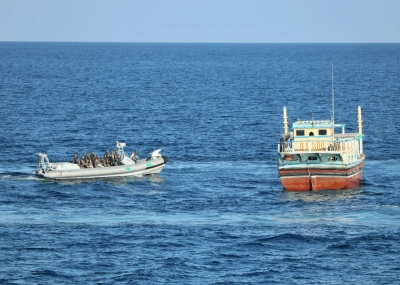 إحباط تهريب طنين من الميثامفيتامين في بحر العرب