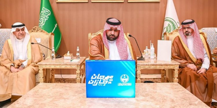 الأمير محمد بن عبدالعزيز يدشّن هوية مهرجان "جازان 2026"